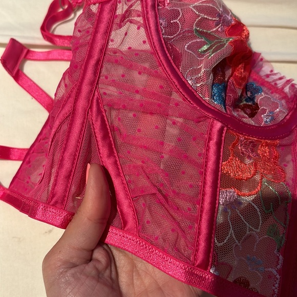 For love and lemons corset- price is firm. - Picture 7 of 12